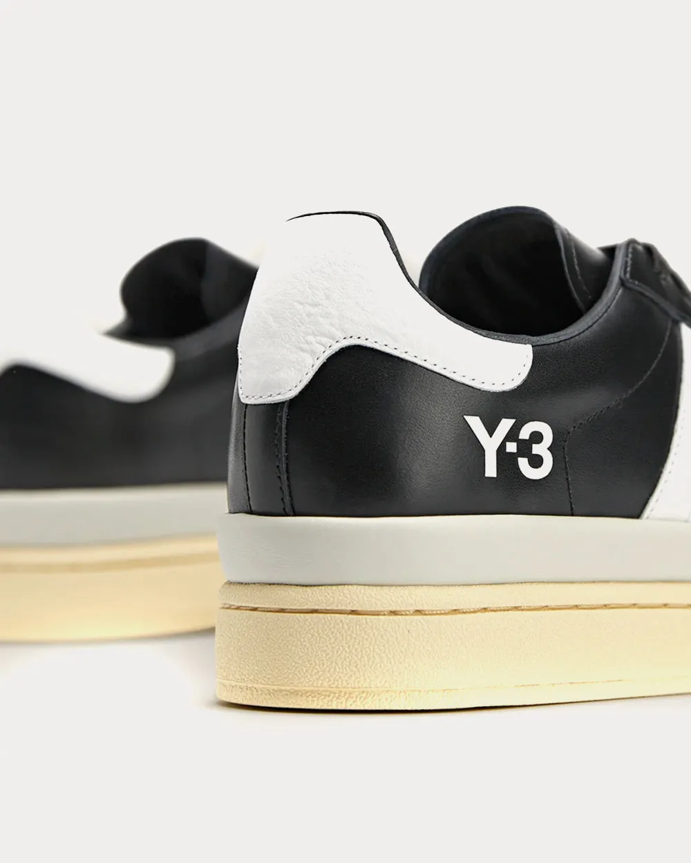 Hicho Black / Core White / Orbit Grey Low Top Sneakers