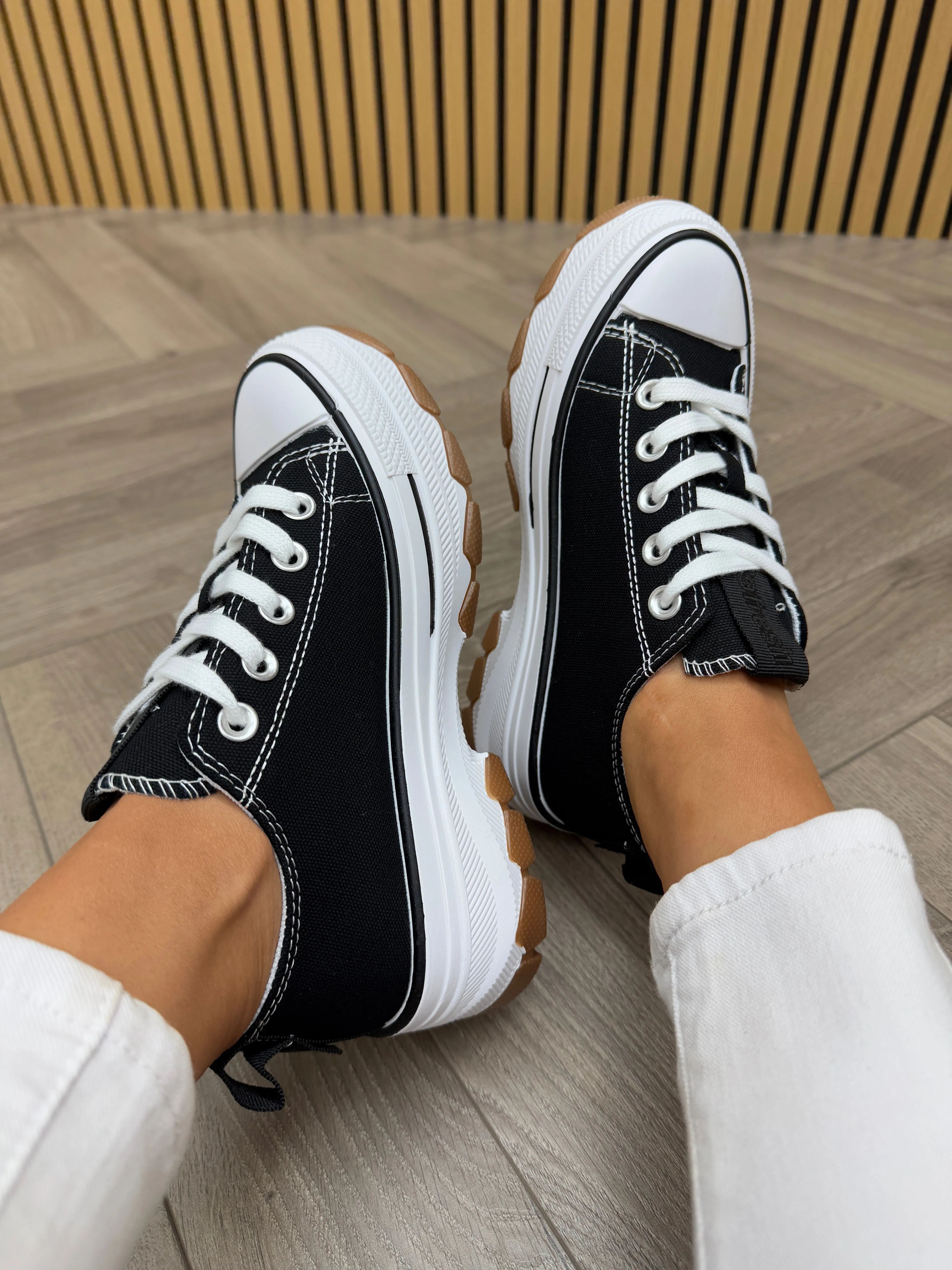 Refresh (SS25) Chunky Canvas Trainer 172477 - Negro (R19)